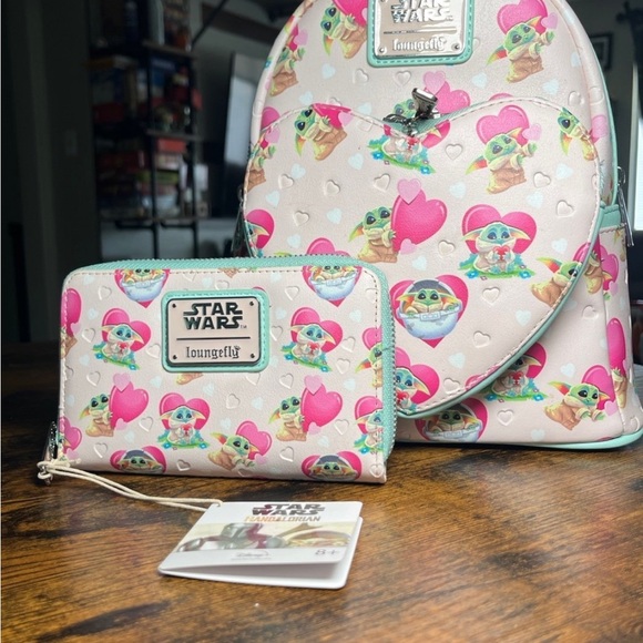 Loungefly Valentines Day Grogru backpack and wallet - Picture 2 of 12